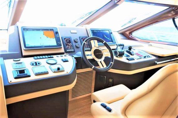 luxury-yacht-tenerife-azimut-60 (1)