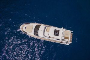 luxury-yacht-tenerife-azimut-60 (5)