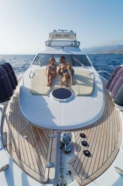 luxury-yacht-tenerife-azimut-60 (9)