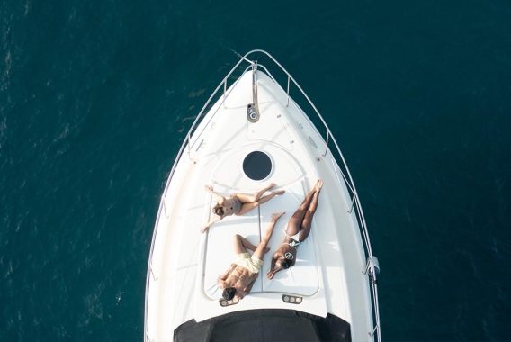 seaduction luxury yacht rental tenerife Astdondoa 4604
